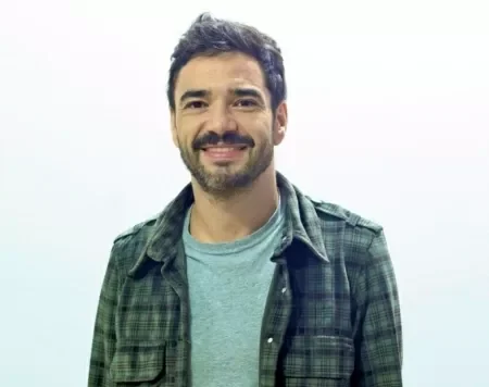 caio-blat-1779305323575_v2_450x600